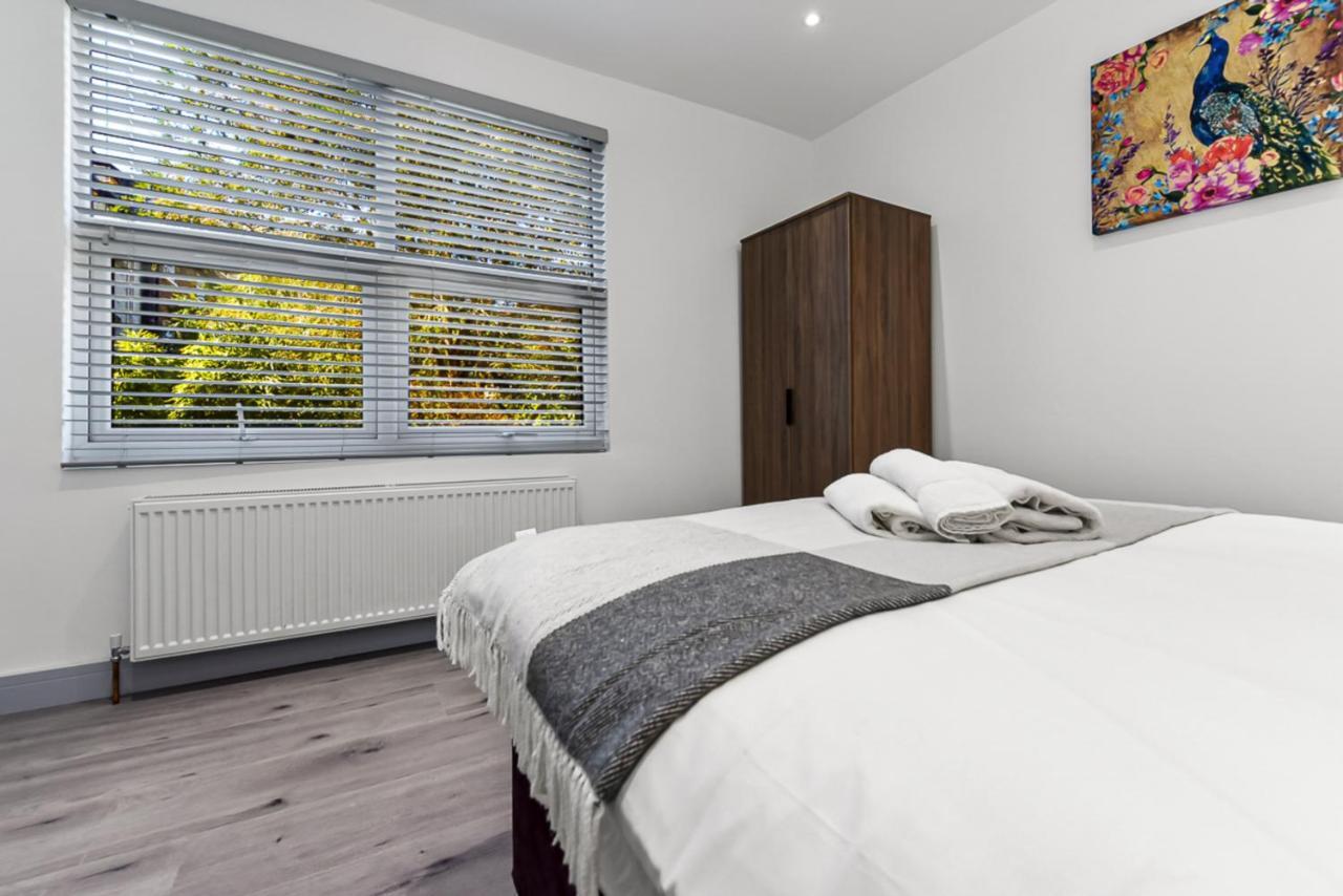 Amazing 2 Bedroom Apartment In Greater Londra Exterior foto